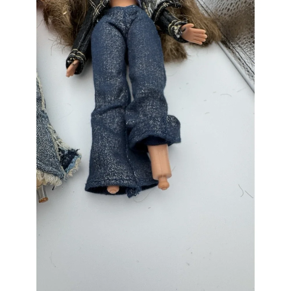 Lot Of 6 MGA Bratz Dolls Vintage‎ Y2K